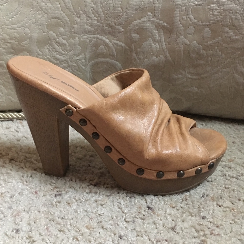 👡 RETRO style tan heels